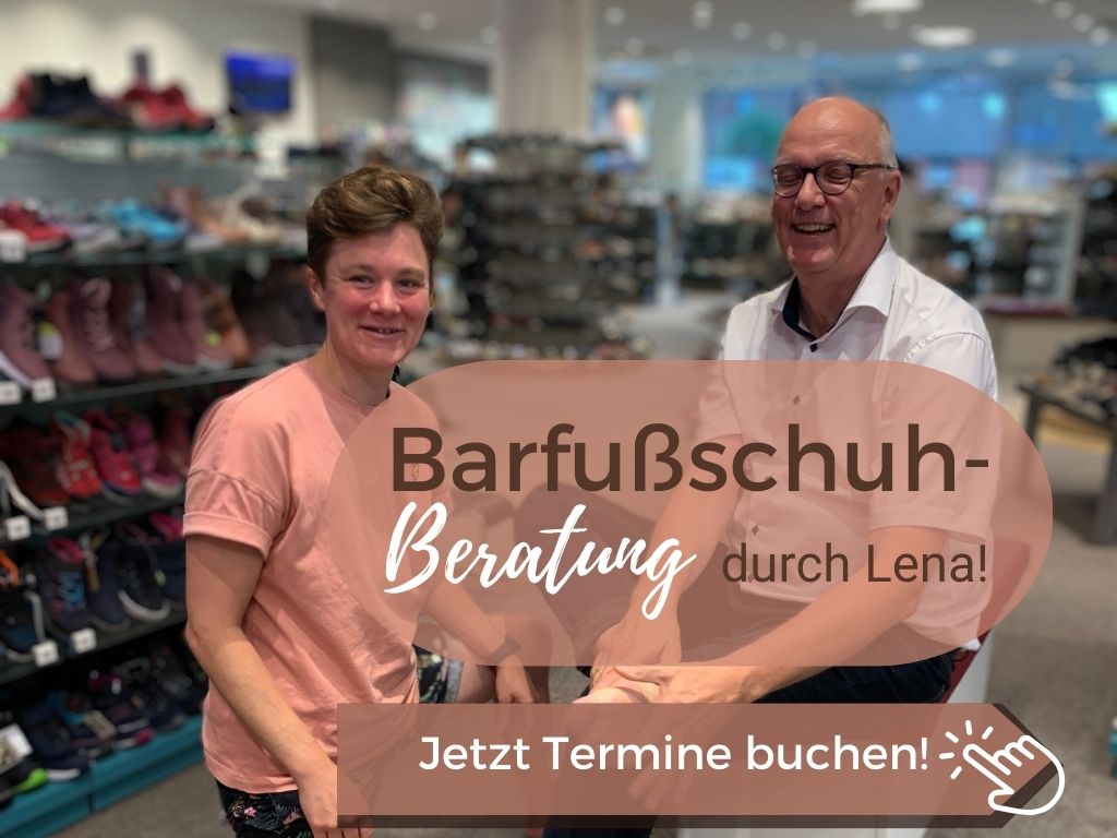 Lena und Thomas bei Aufwärmübungen zur Fußgymnastik