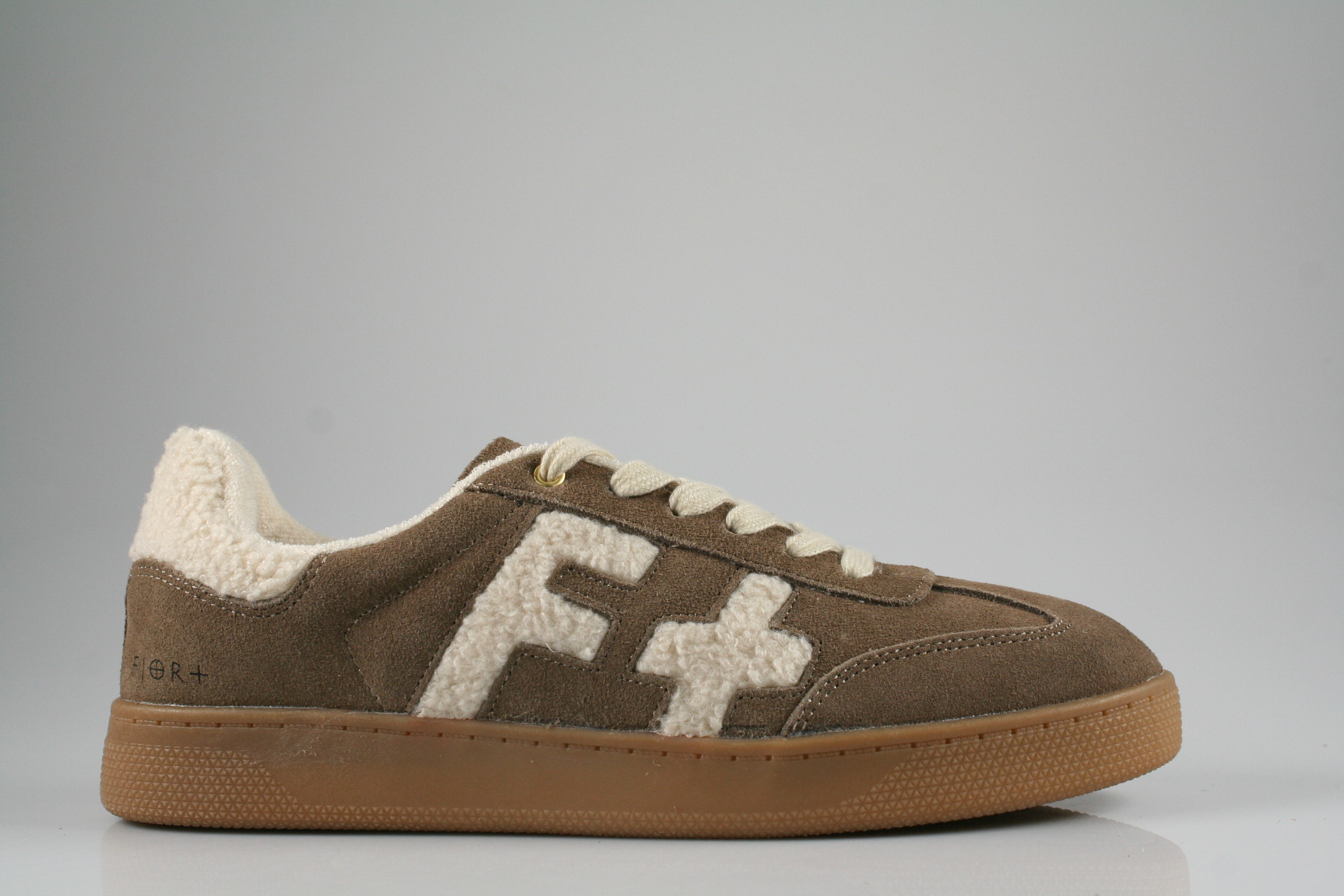 Fjort - 236 118 000 438