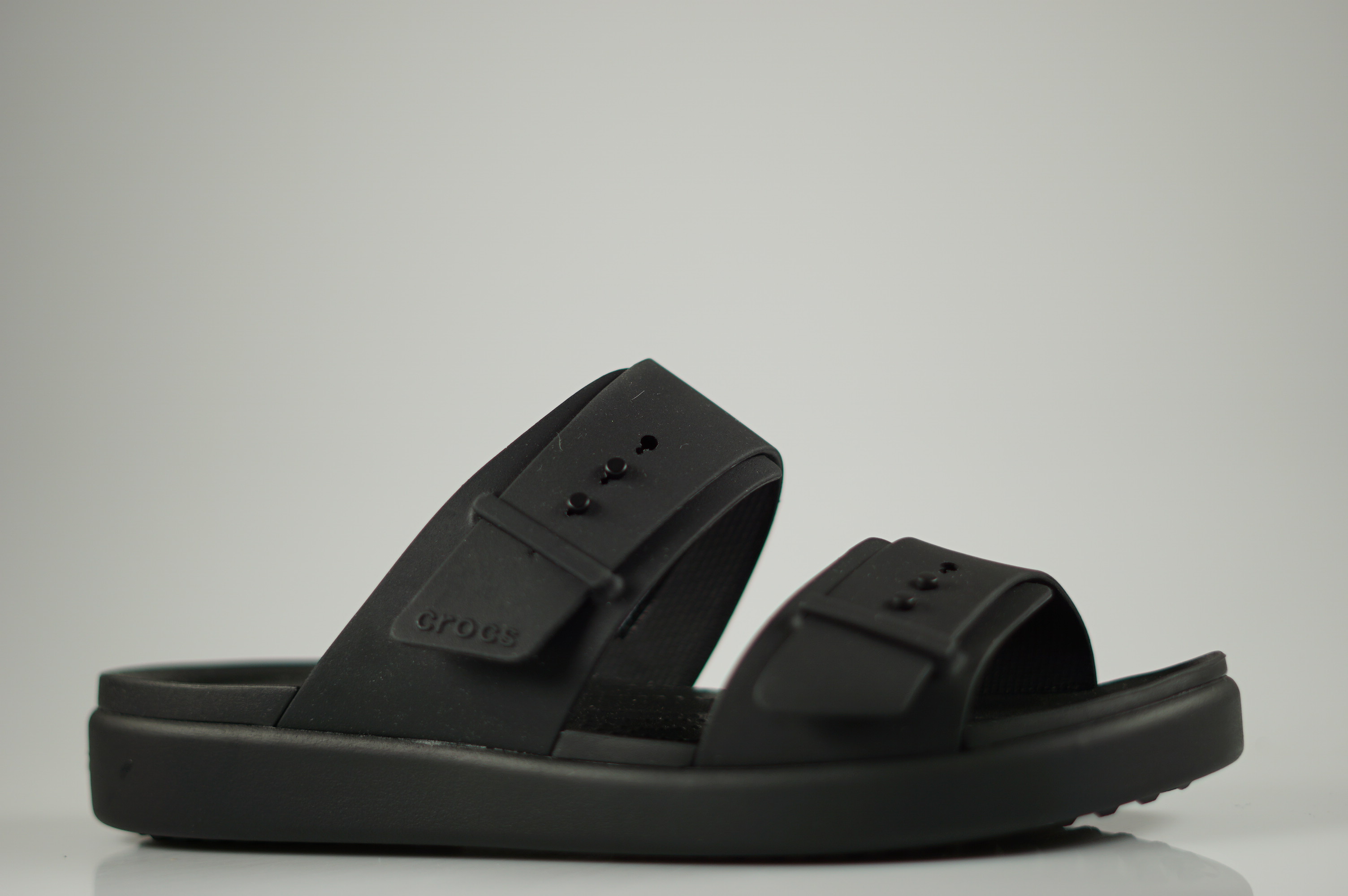 Crocs Europe BV - 211215-001