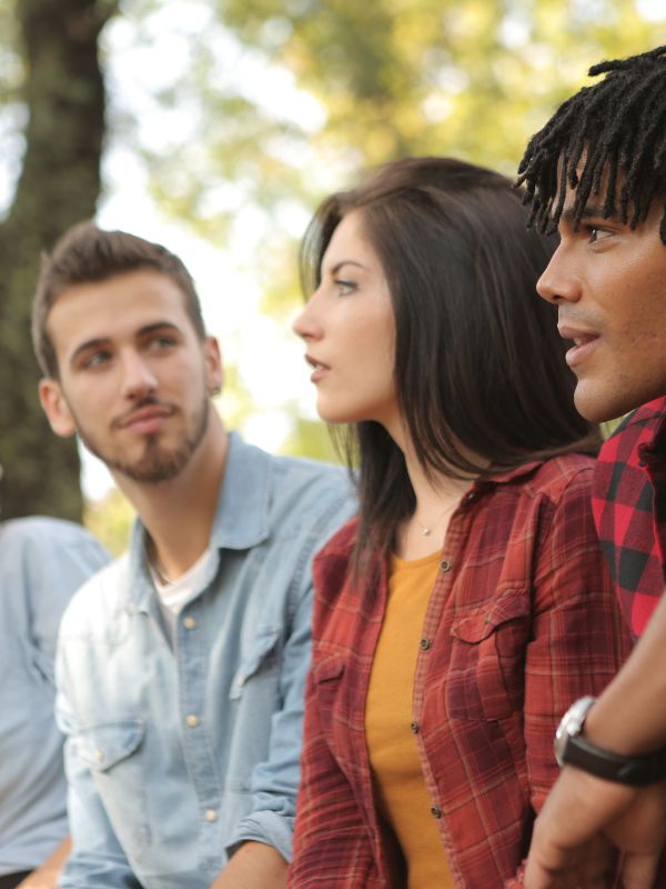 alias young people junge menschen in der natur