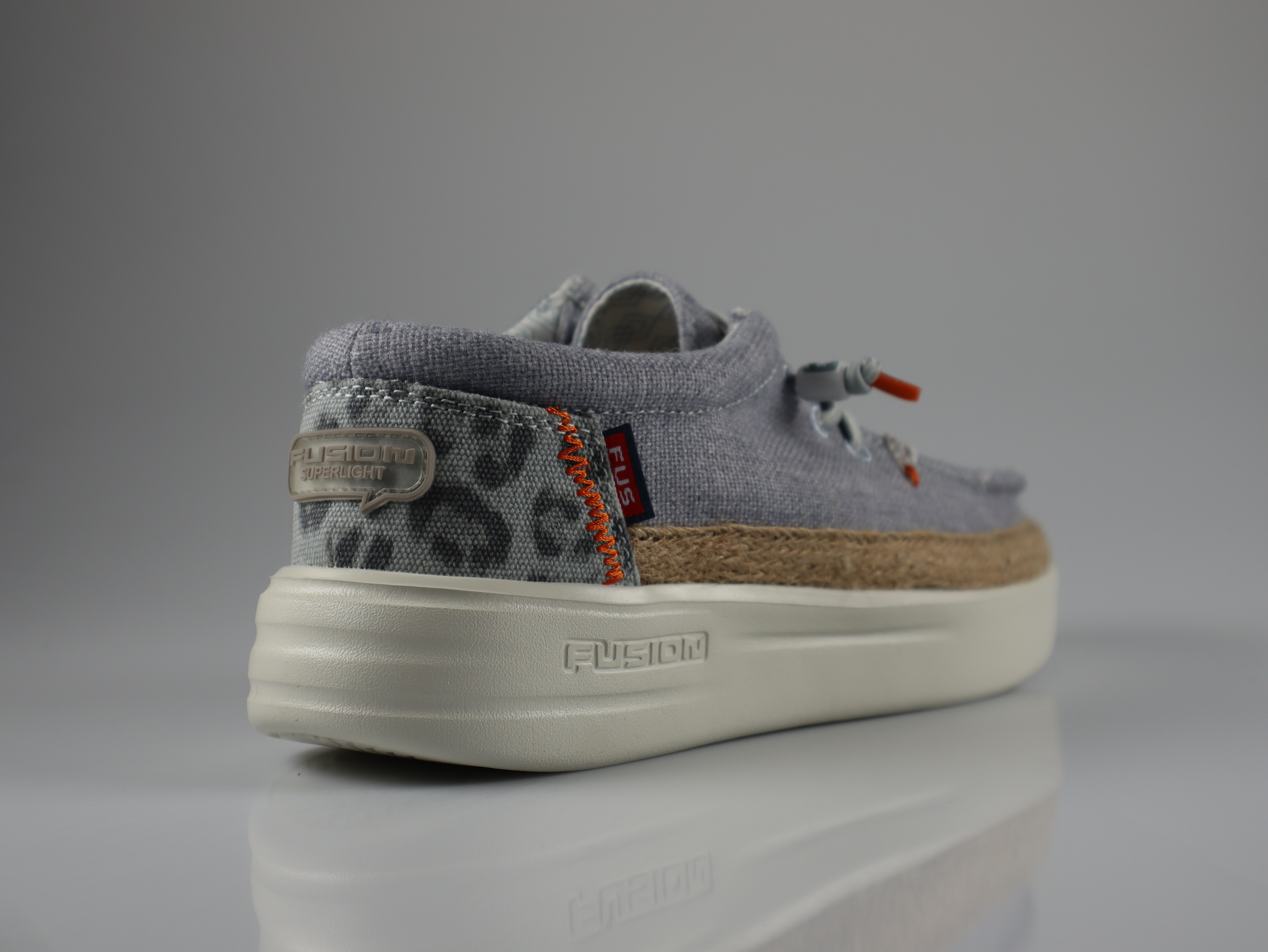 Fusion - Lily linen lt. blue
