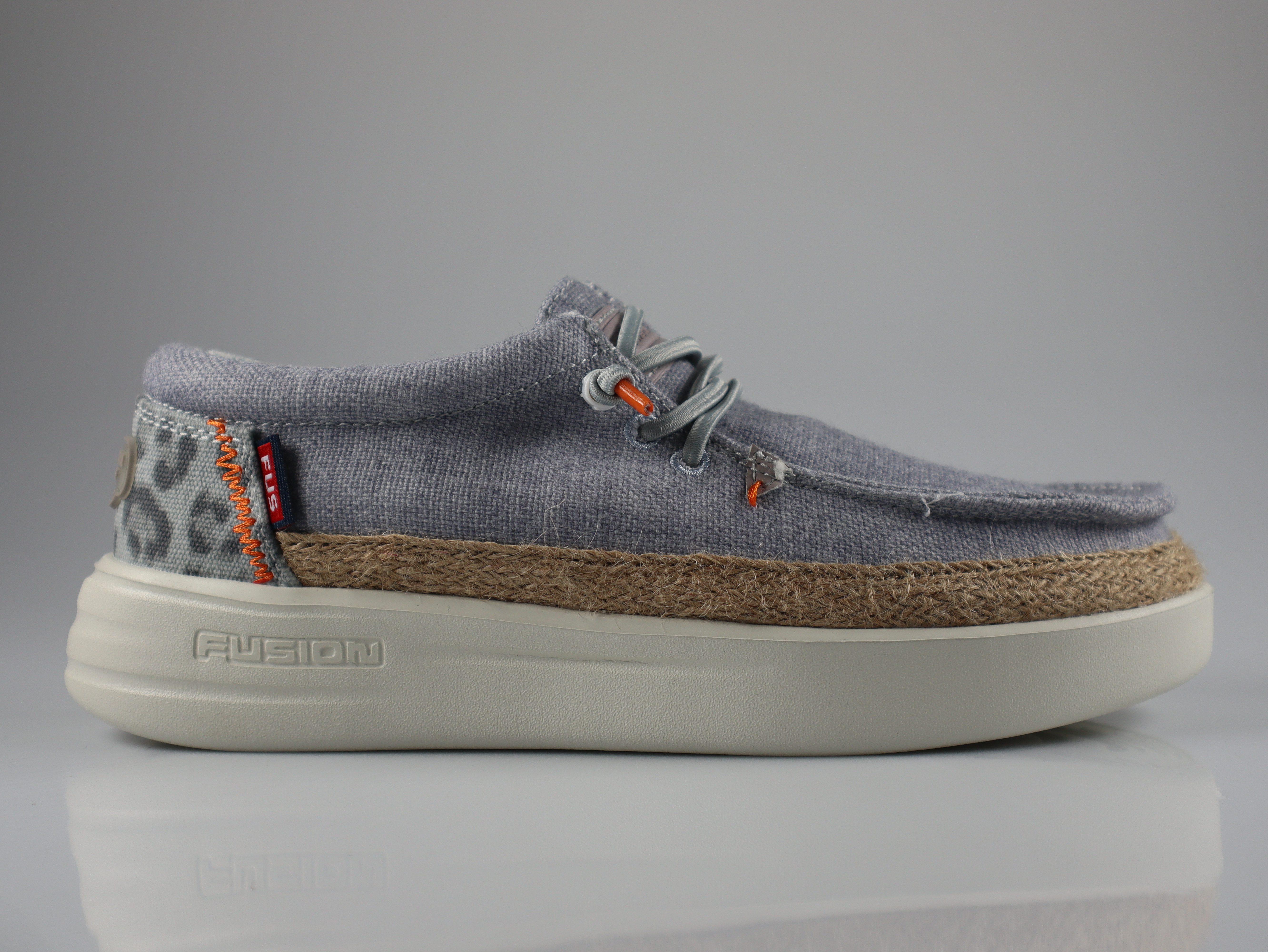 Fusion - Lily linen lt. blue