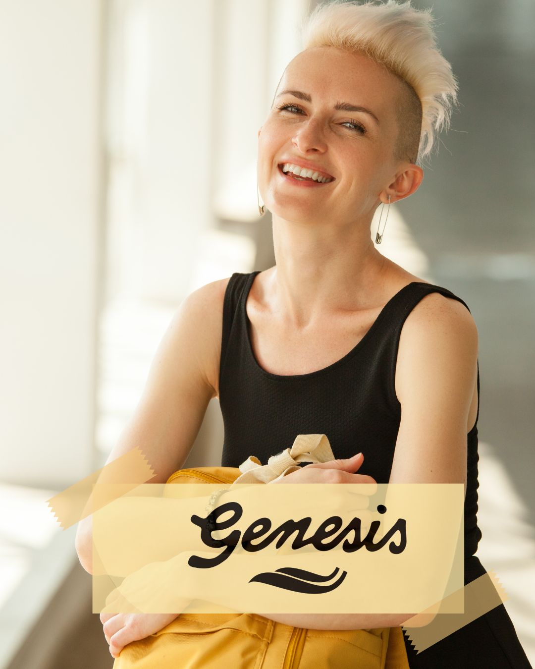 frühliche junge Frau logo geneisi footwear
