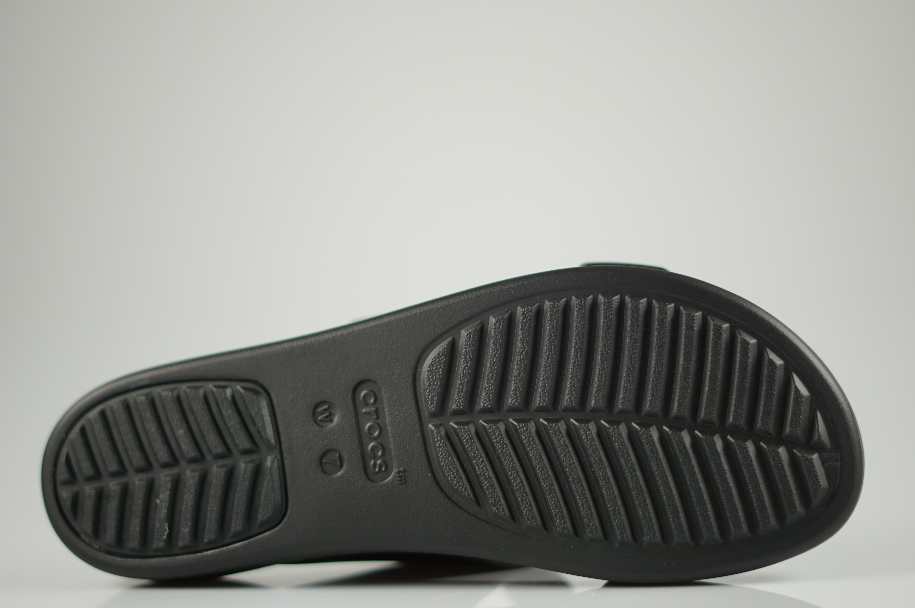 Crocs Europe BV - 211215-001